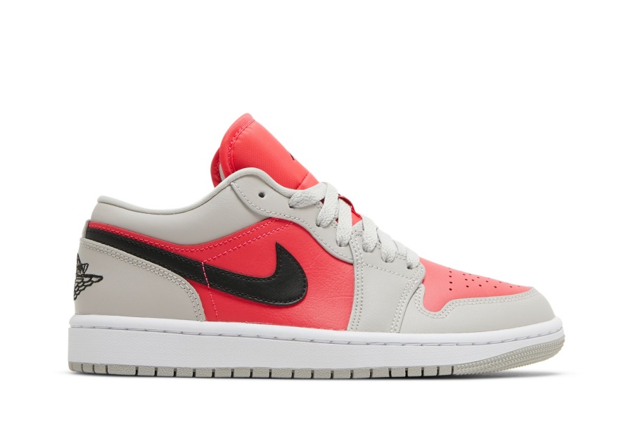 Wmns Air Jordan 1 слаба светлина желязна руда сирена червено