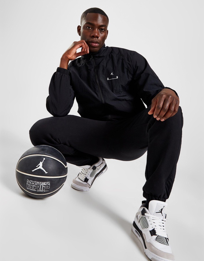 Jordan 23 проектирано горнище за писта черно